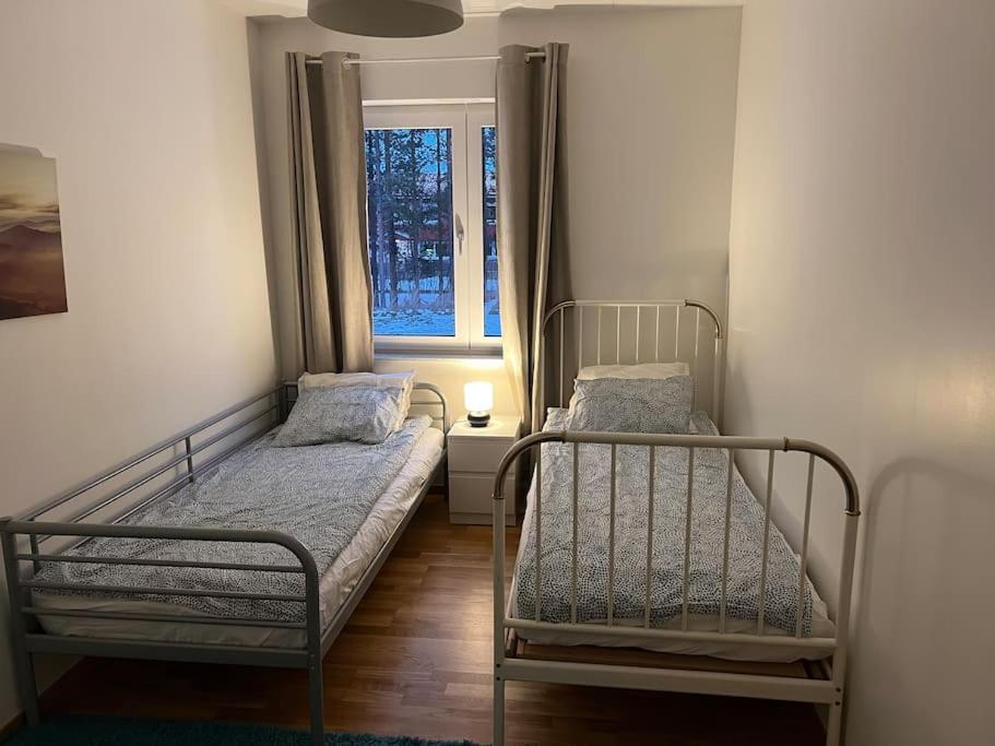 Вилла Beautiful Terraced House With Private Parking Сандвикен Экстерьер фото